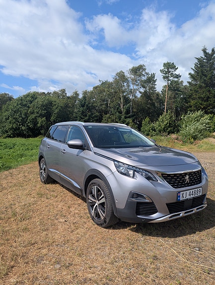Peugeot 5008 3 of 11