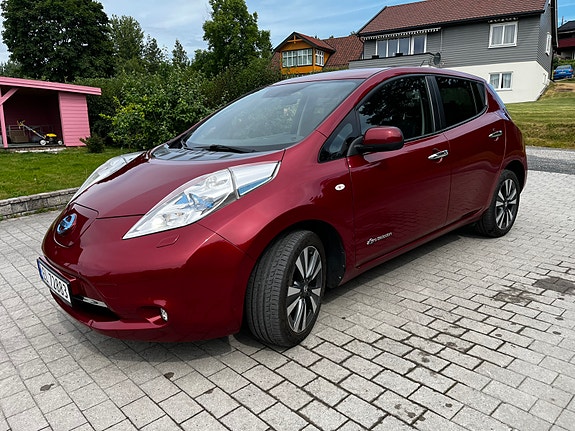 Nissan Leaf 2 of 5