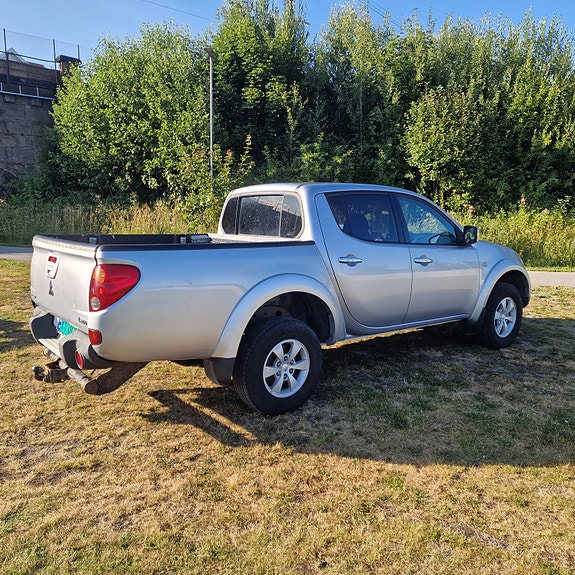 Mitsubishi L200 2 of 5