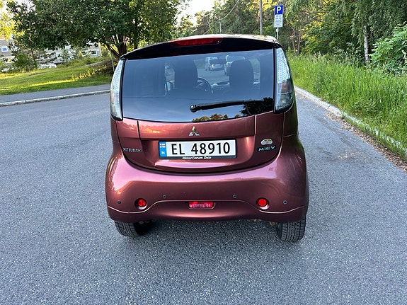 Mitsubishi i-Miev 8 of 12