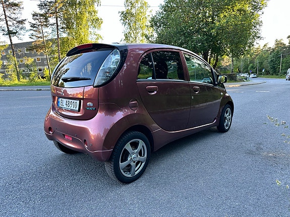 Mitsubishi i-Miev 7 of 12