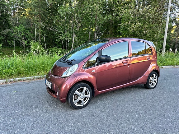 Mitsubishi i-Miev 2 of 12