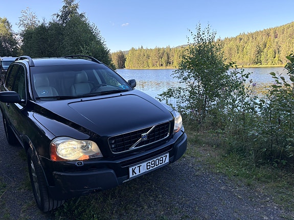 Volvo XC90 3 of 5