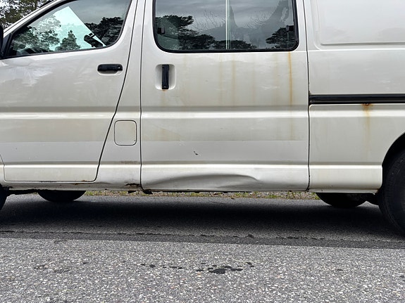 Toyota HiAce 5 of 5
