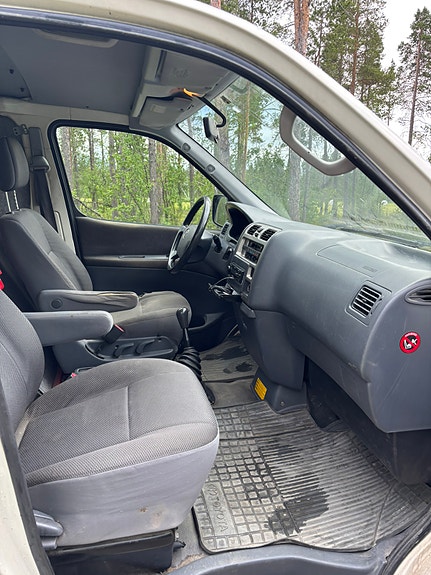 Toyota HiAce 4 of 5
