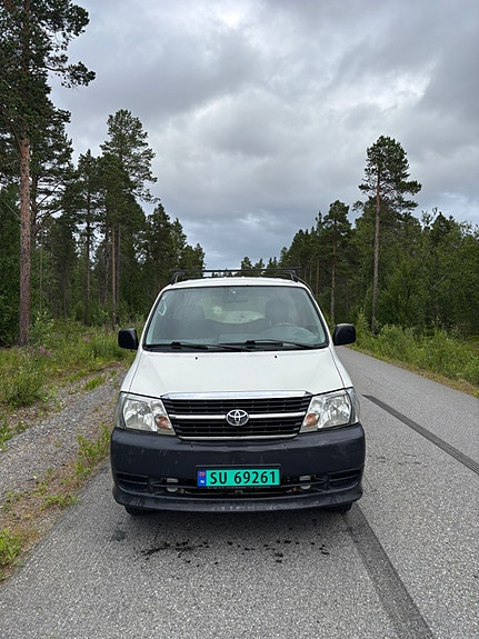 Toyota HiAce 3 of 5