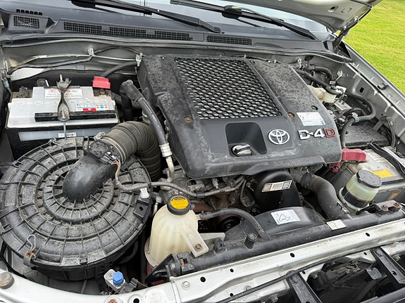 Toyota HiLux 9 of 9