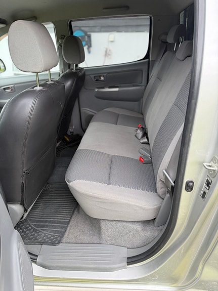 Toyota HiLux 6 of 9