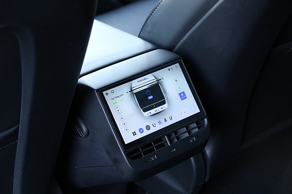 Tesla Model 3 12 of 14
