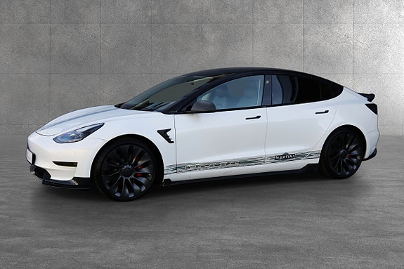 Tesla Model 3 5 of 5