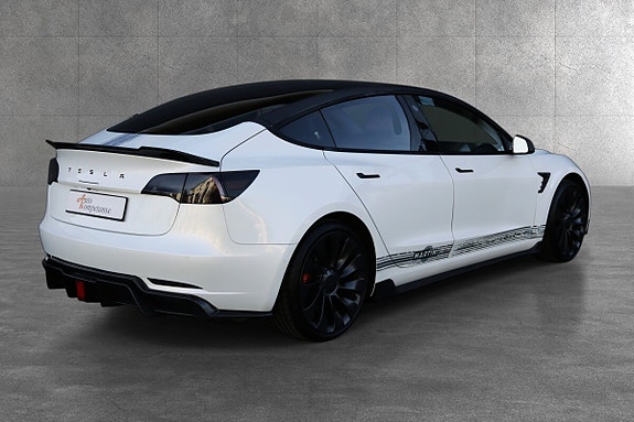 Tesla Model 3 6 of 14