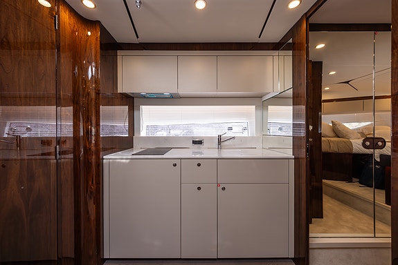 Fairline Targa 47 GT - Vises under Cannes Yachting Festival 2026 6 of 10