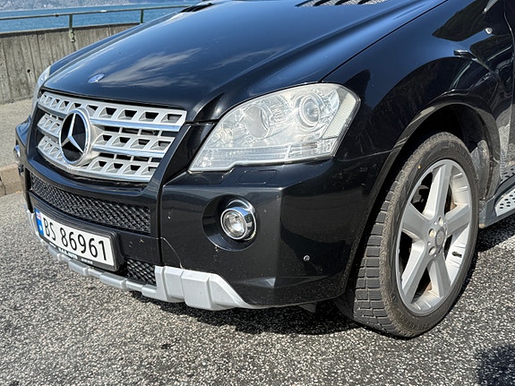 Mercedes-Benz ML450 5 of 5