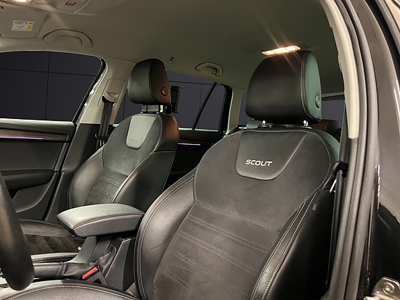 Skoda Octavia Scout 19 of 26