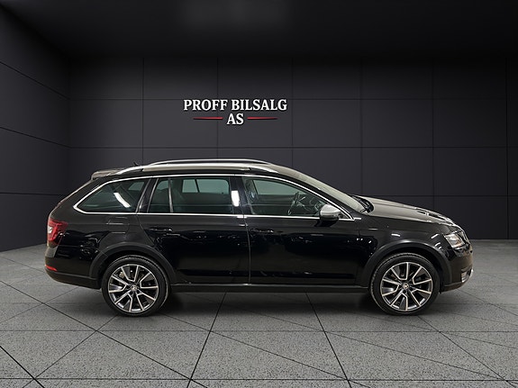 Skoda Octavia Scout 11 of 26