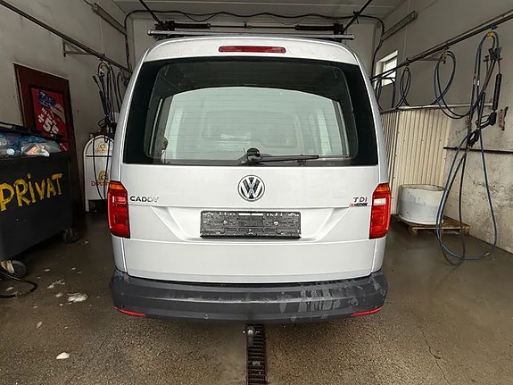 Volkswagen Caddy Maxi 4 of 5
