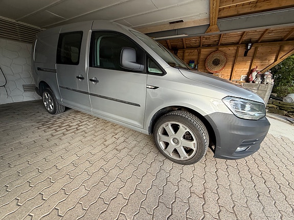 Volkswagen Caddy Maxi 3 of 5