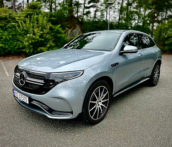 Mercedes-Benz EQC400 3 of 5