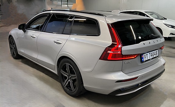 Volvo V60 4 of 5