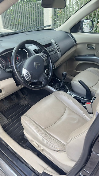 Citroen C-Crosser 21 of 24