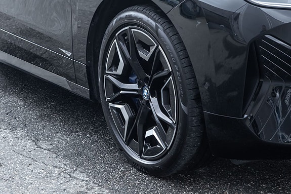 BMW iX 3 of 5