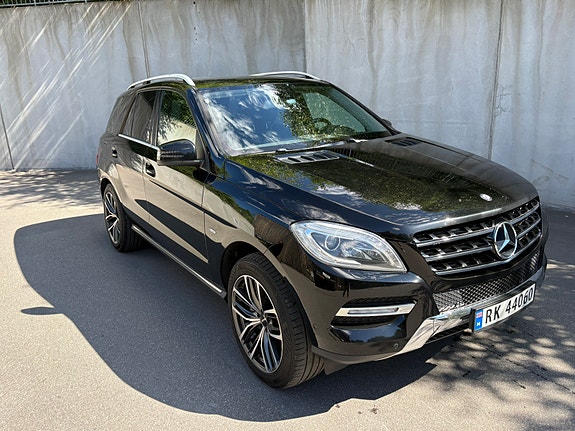 Mercedes-Benz ML250 6 of 8