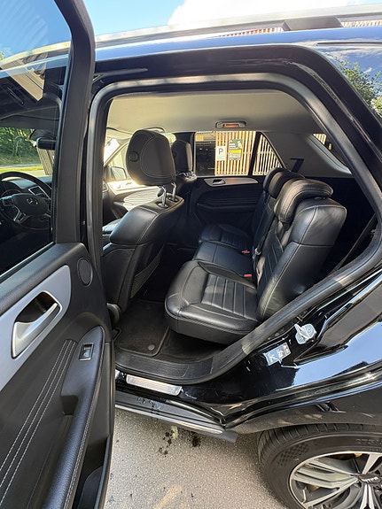 Mercedes-Benz ML250 4 of 8