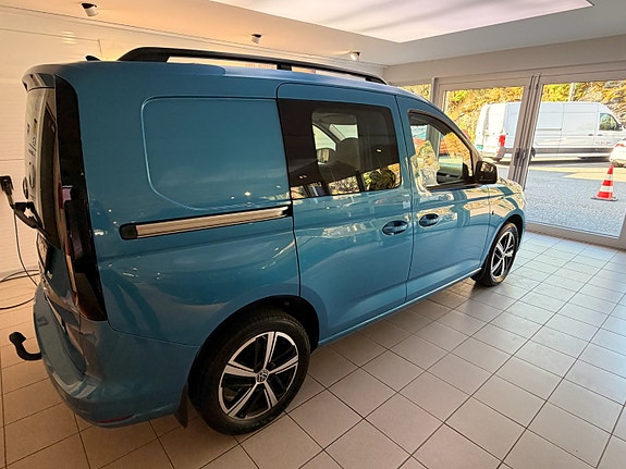 Volkswagen Caddy 2 of 5