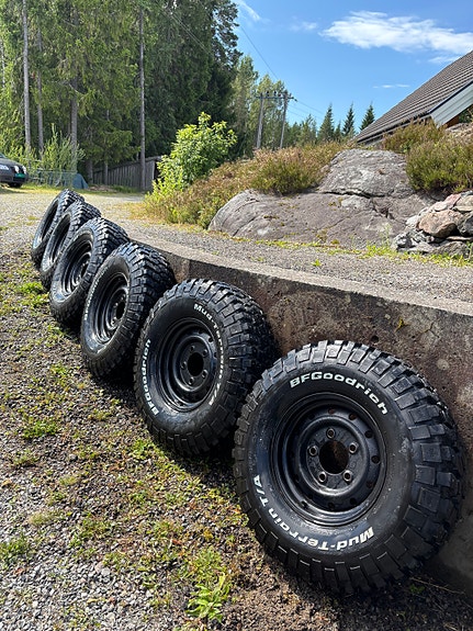 Land Rover Defender 110 24 of 30