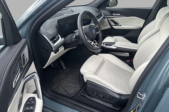 BMW iX2 10 of 30