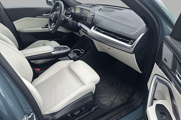 BMW iX2 15 of 30