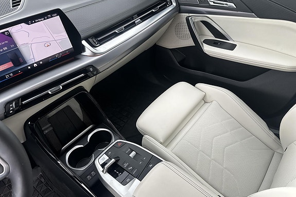 BMW iX2 14 of 30