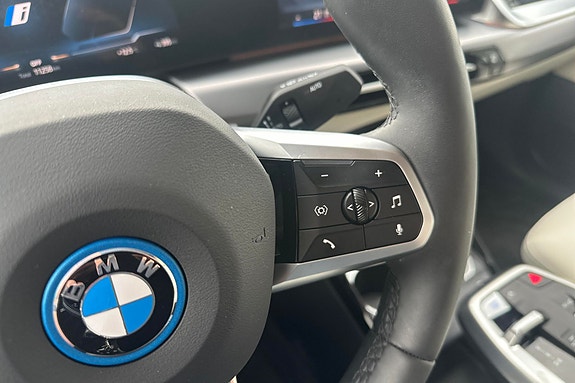 BMW iX2 29 of 30