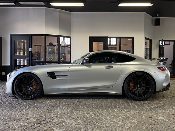 Mercedes-Benz AMG GT R 2 of 5