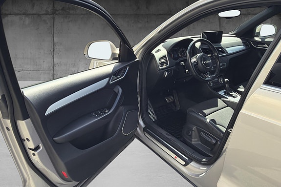Audi Q3 9 of 18