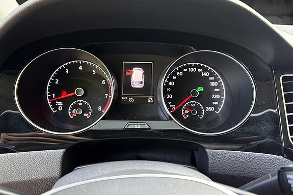 Volkswagen Golf Sportsvan 16 of 20