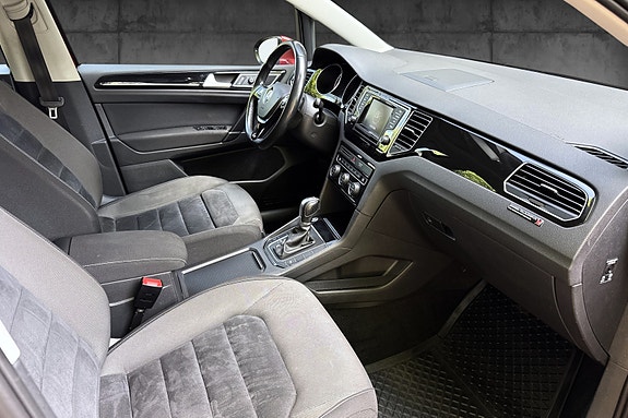 Volkswagen Golf Sportsvan 18 of 20