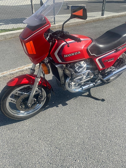 Honda CX 500 2 of 5