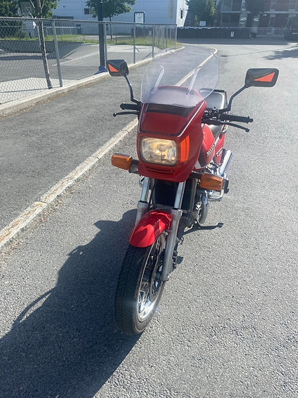 Honda CX 500 3 of 5