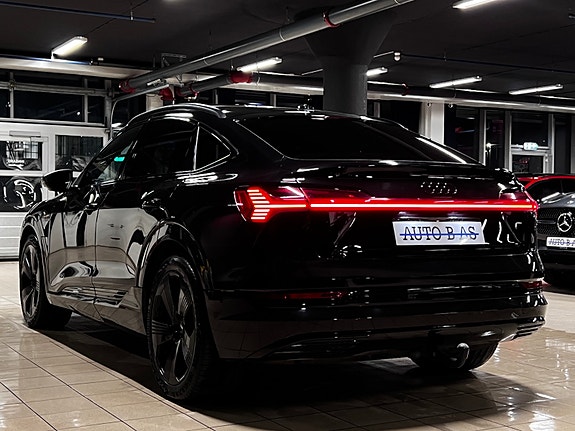 Audi e-tron Sportback 3 of 30