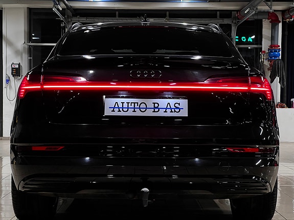 Audi e-tron Sportback 4 of 30