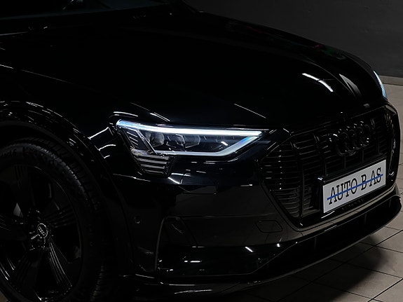 Audi e-tron Sportback 10 of 30