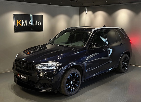BMW X5 2 of 5