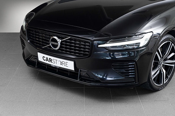 Volvo V60 2 of 5