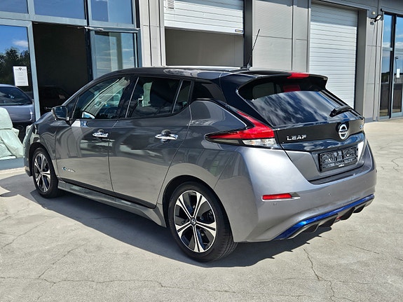 Nissan Leaf 3 of 5
