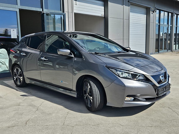 Nissan Leaf 2 of 5