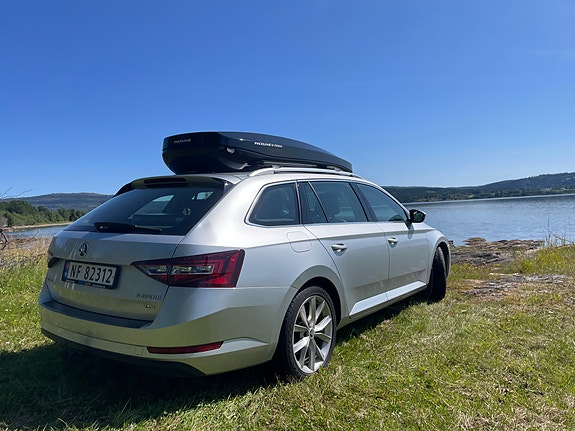 Skoda Superb 2 of 5