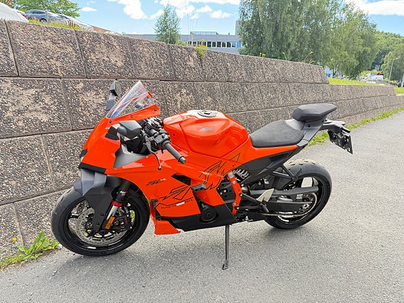 KTM 990 RC-R 6 of 11
