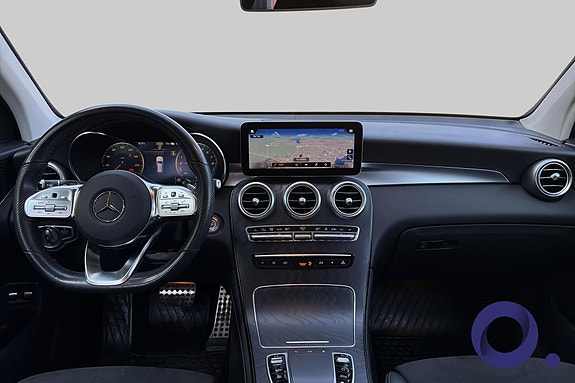 Mercedes-Benz GLC300 e 17 of 30