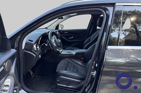 Mercedes-Benz GLC300 e 15 of 30